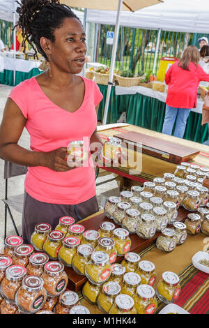 Miami Florida, Legion Park, Upper Eastside Green Market, Bauernmarkt, Bauern, Bauern, Verkäufer Verkäufer, Stände Stand Händler Händler Marke Stockfoto