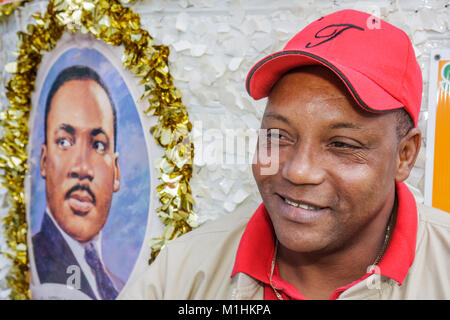 Miami Florida, Liberty City, Martin Luther King Jr. Parade, Teilnehmer, Gemeinschaft Schwarze Männer männlich, Porträt, FL080121019 Stockfoto