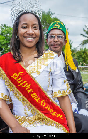 Miami Florida, Liberty City, Martin Luther King Jr. Parade, Teilnehmer, Gemeinde Schwarze Teenager Teenager Teenager Teenager Mädchen Mädchen, Youngster, weibliche Kinder ch Stockfoto