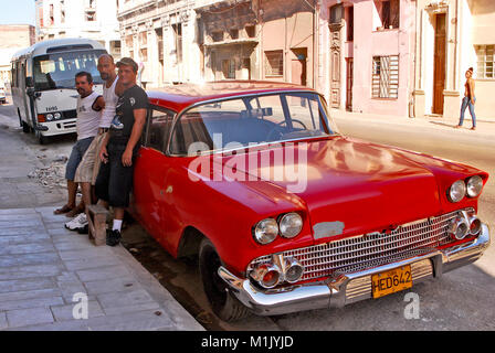 Havanna, Kuba, 11. Mai 2009. Ein altes amerikanisches Auto in Havanna, Kuba, am 11. Mai 2009. Stockfoto