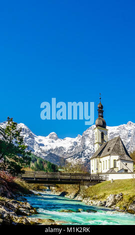 Kirche in der Ramsau in den Bayerischen Alpen. Stockfoto