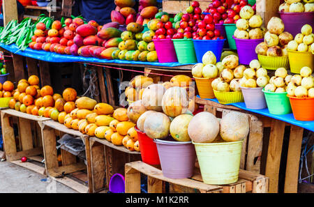 Frische Früchte auf einheimischen Markt in Guatemala Stockfoto