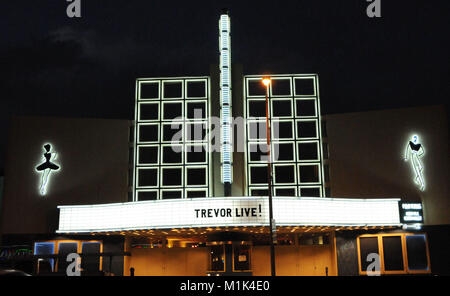 HOLLYWOOD, CA - 5. Dezember: Eine allgemeine Ansicht der Atmosphäre an der Trevor Live Profitieren "Trevor Project" im Hollywood Palladium am 5. Dezember in Hollywood, Kalifornien 2010. Foto von Barry King/Alamy Stock Foto Stockfoto