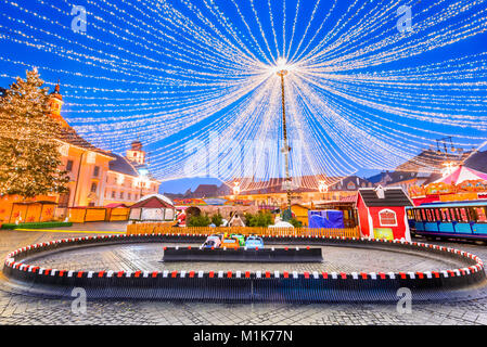 Sibiu Weihnachtsmarkt Winter Tale, in Rumänien, Siebenbürgen Wahrzeichen. Stockfoto
