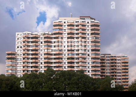 Deutschland, Köln, Hochhaus an der Tuernicher Straße im Stadtteil Zollstock. Deutschland, Koeln, Hochhaus in der Tuernicher Straße im St Stockfoto