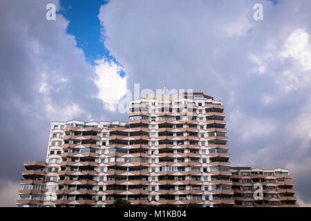 Deutschland, Köln, Hochhaus an der Tuernicher Straße im Stadtteil Zollstock. Deutschland, Koeln, Hochhaus in der Tuernicher Straße im St Stockfoto