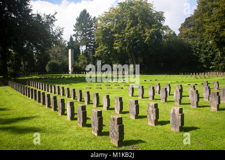 Deutschland, Köln, Krieg Gräber innerhalb der Kölner südlichen Friedhof im Stadtteil Zollstock. Deutschland, Koeln, Kriegsgraeber mit dem Suedfriedhof i Stockfoto