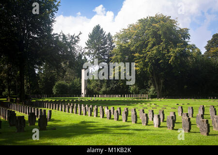 Deutschland, Köln, Krieg Gräber innerhalb der Kölner südlichen Friedhof im Stadtteil Zollstock. Deutschland, Koeln, Kriegsgraeber mit dem Suedfriedhof i Stockfoto