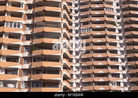 Deutschland, Köln, Hochhaus an der Tuernicher Straße im Stadtteil Zollstock. Deutschland, Koeln, Hochhaus in der Tuernicher Straße im St Stockfoto