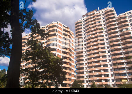 Deutschland, Köln, Hochhaus an der Tuernicher Straße im Stadtteil Zollstock. Deutschland, Koeln, Hochhaus in der Tuernicher Straße im St Stockfoto