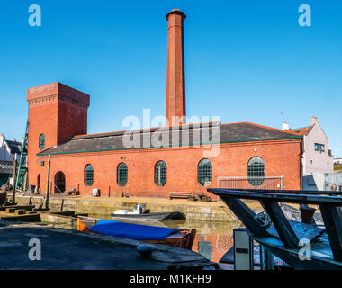 Der viktorianische Pumpenraum Gebäude an Underfall Yard Werft auf dem Schwimmenden Hafen in Bristol GB, die die Schleusen und dockside angetriebene Maschine Stockfoto