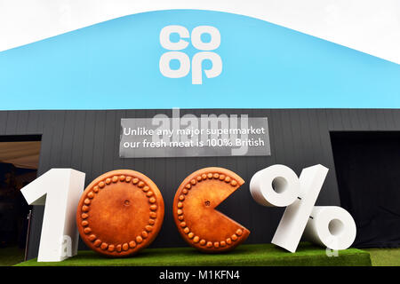 Co-operative Essen 100% Britische Produkt Schild am Großen Yorkshire zeigen, Harrogate GROSSBRITANNIEN. Stockfoto