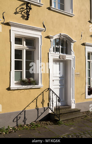Krefeld, Ortsteil Linn, Andreasmarkt, Wohnhaus von 1737, Hauseingang Stockfoto