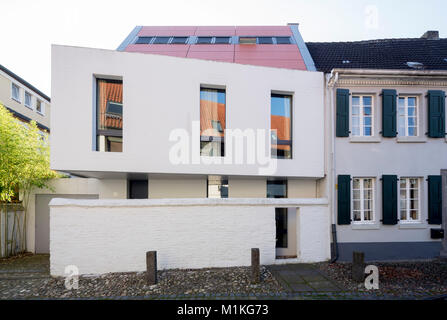 Krefeld, Ortsteil Linn, Albert-Steeger-Straße 25, Barockes Wohnhaus mit modernem Anbau Stockfoto