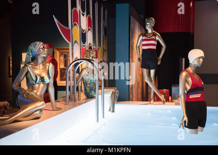 London, Großbritannien. 31 Jan, 2018. Exponate auf der Ozeanriesen: Geschwindigkeit und Art Ausstellung im Victoria und Albert Museum in London. Foto Datum: Mittwoch, 31. Januar 2018. Credit: Roger Garfield/Alamy leben Nachrichten Stockfoto