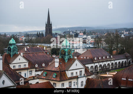 Blick auf die historische Spa Facility (1905 - 1911) Jugendstil in Bad Nauheim, Deutschland, 19. Januar 2018. Die Stadt wird über die Planung entscheiden Sie sich für ein neues Thermalbad am 25. Januar 2018. Das Konzept wird das neue Thermal bad angedockt an die alten Jugendstil Bad Haus, das als historisches Monument geschützt ist. Foto: Andreas Arnold/dpa Stockfoto