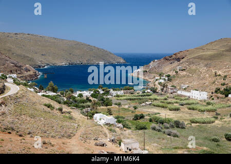 Blick über Megalo Livadi und Bucht auf der Insel West Coast, Serifos, Kykladen, Ägäis, griechische Inseln, Griechenland, Europa Stockfoto