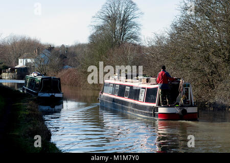 Ein 15-04 im Winter auf der Oxford Canal, Banbury, Oxfordshire, England, Großbritannien Stockfoto