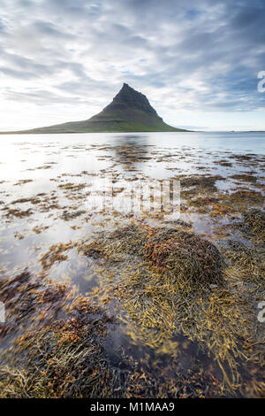 Kirkjufell Berg auf der Halbinsel SNaefellsnes im Westen Islands Stockfoto
