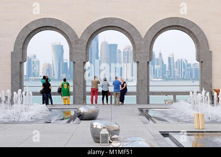 Schönes Design des Museum für Islamische Kunst im Jahr 2008 von einem Architekten I.M.Pei, Doha, Katar gebaut. Große Sammlung von Meisterwerken der arabischen Kultur Stockfoto