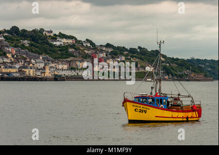 Kleine trawler Fische aus Cobh, County Cork, Irland mit kopieren. Stockfoto