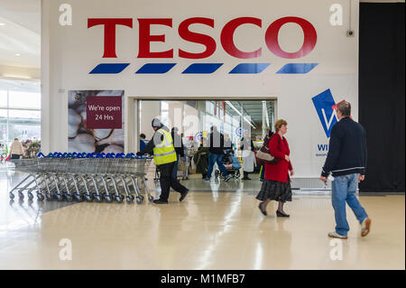 Tesco Supermarkt in Wilton Einkaufszentrum, Wilton, Cork, Irland. Stockfoto