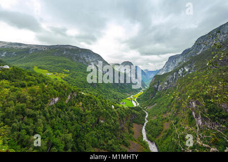 Blick über das Tal von Naeroydalen Hotel Stalheim, Norwegen, Skandinavien, Dorf Stalheim in der Gemeinde Voss Stockfoto