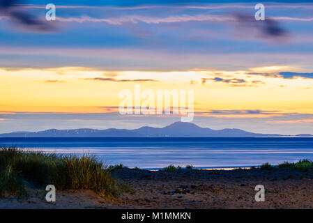 Barmouth Strandpromenade Blick nach Norden über die Cardigan Bay in Richtung Pwllheli. Stockfoto