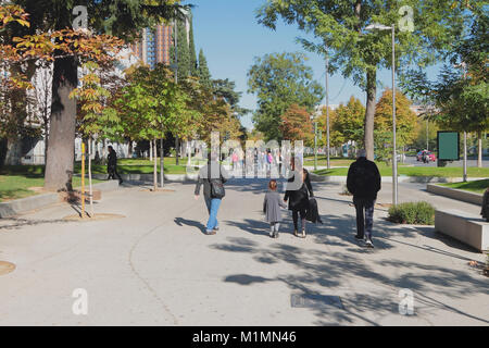 Auf der Recoletos Allee. Madrid, Spanien Stockfoto