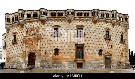Der Palast von El Infantado (Spanisch: Palacio del Infantado) Guadalajara, Spanien. Es war der Sitz der Herzöge von der Infantado. Palacio del Infantado (1480-83) Guadalajara. Kastilien-la Mancha. Spanien Stockfoto