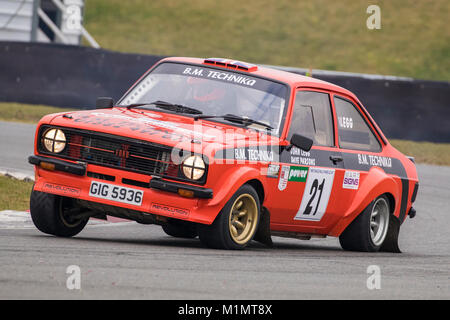 Ford Escort MkII mit Fahrer John Legg und Co - Treiber David Parsons in der Motorsport News Stromkreis Rally Championship, Snetterton, Norfolk, Großbritannien. Stockfoto