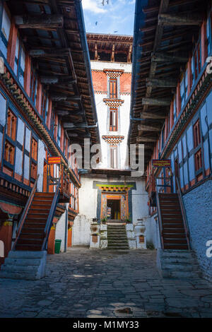 Jakar, Bumthang, Bhutan. Innenraum der Jakar Dzong. Stockfoto