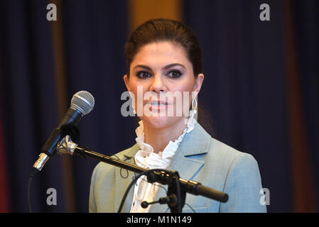 Kronprinzessin Victoria von Schweden spricht an der Matteusskolan Schule in Stockholm, Schweden. Stockfoto