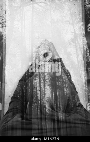 Abstract Double Exposure mann Silhouette und Holz Wald Stockfoto