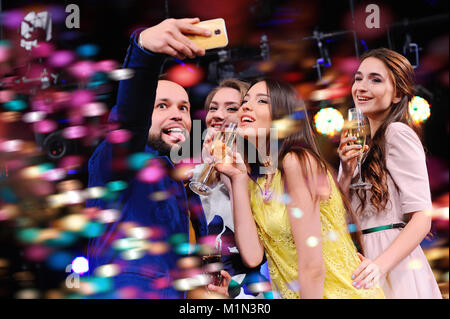 Nehmen Sie ein Foto von sich. Party, Urlaub, Night Club. Stockfoto