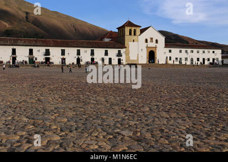 Villa de Leyva Hauptplatz, Square in Villa de Leyva, Kolumbien - Sept. 2015 Stockfoto