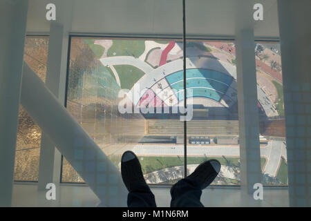 Dubai Frame Glasboden Stockfoto