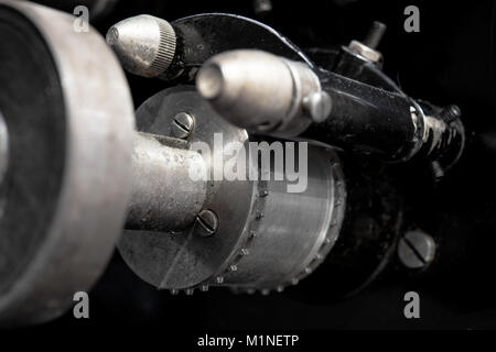 Makro Nahaufnahme der Retro Vintage Filmprojektor 35 mm Spule kino Maschinen Low Angle View Stockfoto