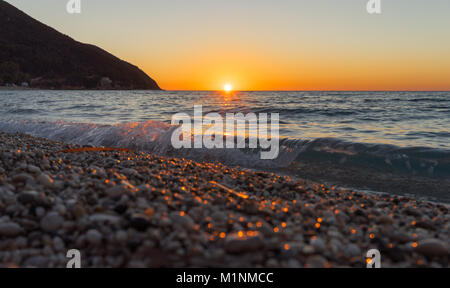 Foto vom berühmten Strand von Agios Ioannis mit türkisklarem Wasser, Lefkas, Ionische Inseln, Griechenland Stockfoto