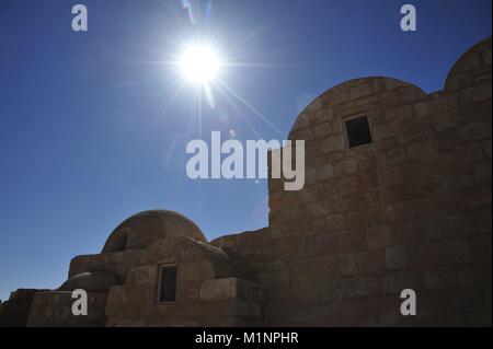 Qasr Amra transkribiert auch als Quseir Amra oder Qusayr Amra, ist der bekannteste der Wüste Burgen und Schlösser im heutigen östlichen Jordanien. Es früh im 8. Jahrhundert gebaut wurde, einige Zeit zwischen 723 und 743, von Walid Ibn Yazid, der zukünftige umayyadischen Kalifen Wa | Verwendung weltweit Stockfoto