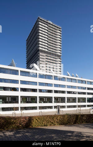 Bonn, Regierungsviertel (Bundesviertel, parlamentsviertel), 'Schürmann-Bau, Sitz des Absenders 'Deutsche Welle'', dahinter ehemaliges Abgeordnetenhochh Stockfoto