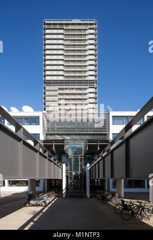 Bonn, Regierungsviertel (Bundesviertel, parlamentsviertel), 'Schürmann-Bau, Sitz des Absenders 'Deutsche Welle'', dahinter ehemaliges Abgeordnetenhochh Stockfoto