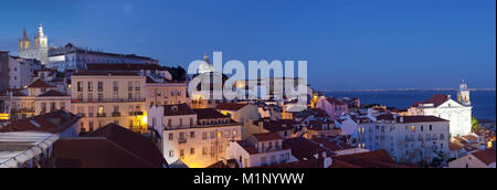 Aussichtspunkt Santa Luzia, Sao Vicente de Fora Kloster, nationalen Pantheon, Alfama, Lissabon, Portugal, Europa Stockfoto