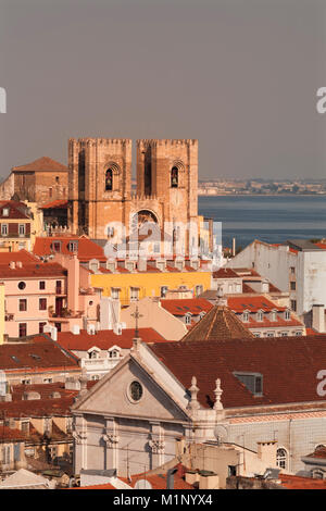 Se Kathedrale bei Sonnenuntergang, Alfama, Lissabon, Portugal, Europa Stockfoto