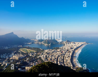 Stadtbild von Dois Irmaos Berg, Rio de Janeiro, Brasilien, Südamerika gesehen Stockfoto