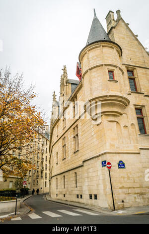 Hotel des archeveques de Sens in Paris rue de Hotel de Ville Stockfoto