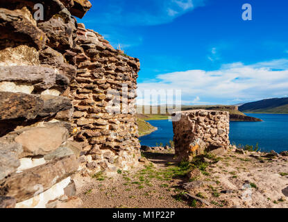 Chullpas von Sillustani, Umayo See in der Region Puno, Peru, Südamerika Stockfoto