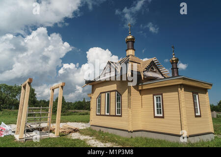 Neue Russisch-orthodoxe Kirche, Altes Dorf, sehr Gläubigen orthodoxen Russisch-orthodoxe Kirche, über die russische Grenze, Varnja, Estland, Europa Stockfoto