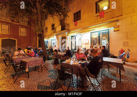 Restaurant, Alfama, Lissabon, Portugal, Europa Stockfoto