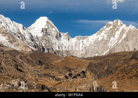 Blick vom Berg in der Nähe von Lobuche, Lhotse, Nuptse - Nepal, Himalaya Stockfoto